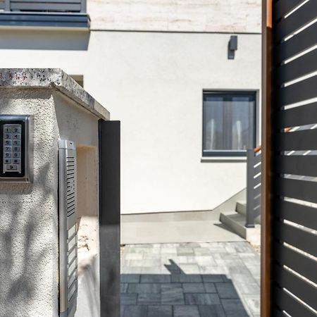 Residence Jonathan Biograd Na Moru Exterior foto