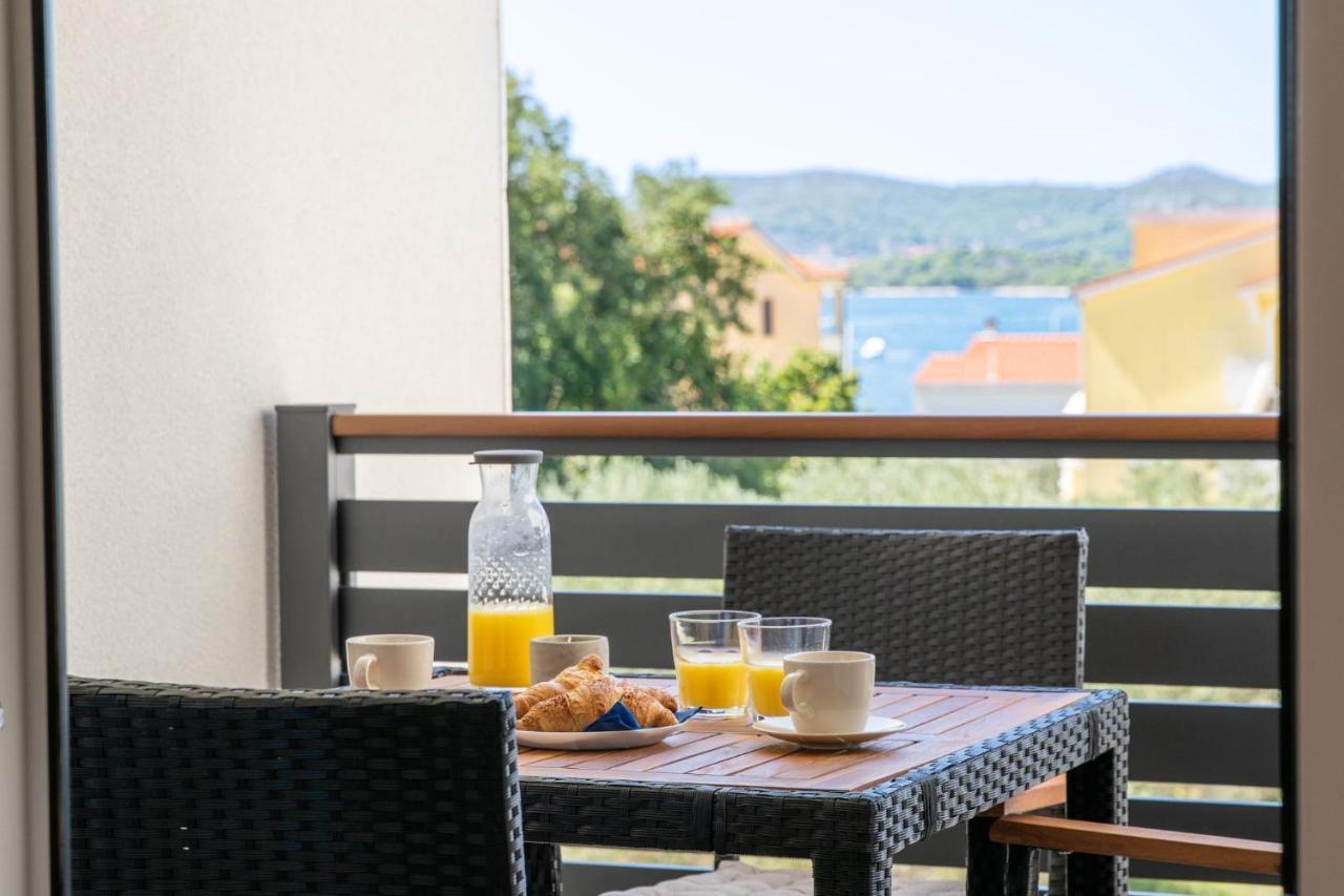 Residence Jonathan Biograd Na Moru Exterior foto